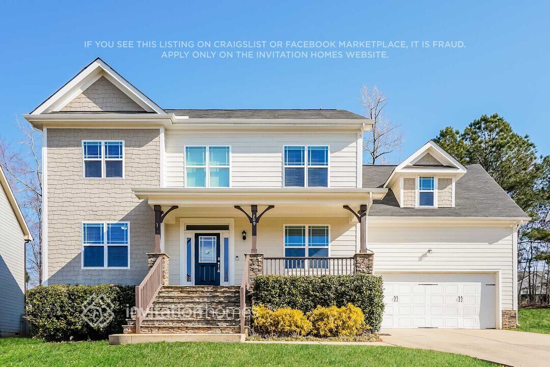 209 Nelson Ln in Clayton, NC - Building Photo