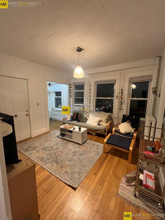 100 Saint Marys St in Boston, MA - Foto de edificio