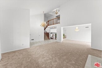 6911 Sunset Ridge Ct in Los Angeles, CA - Building Photo - Building Photo