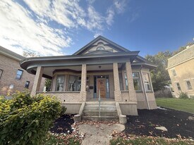 1737 Compton Rd in Cincinnati, OH - Building Photo