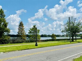 101 Lake Hunter Dr in Lakeland, FL - Building Photo