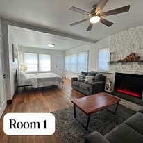 303 N Delphine Ave in Waynesboro, VA - Building Photo