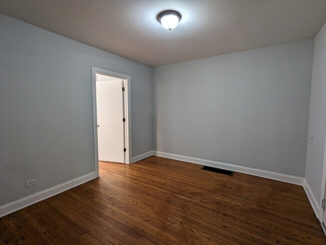 5029 N Harding Ave in Chicago, IL - Building Photo - Building Photo