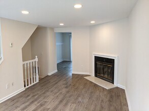 20609 Pruitt Ct in Gaithersburg, MD - Building Photo - Building Photo