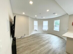 113 Hillside St, Unit 2 in Boston, MA - Building Photo - Building Photo