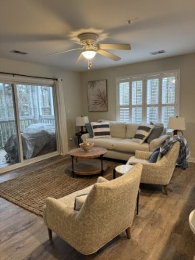 property at 3350 Club Villas Dr