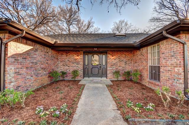 708 Saddlebrook Dr S in Bedford, TX - Building Photo