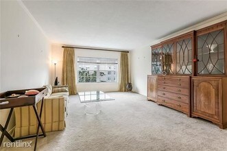 1750 St Charles Ave in New Orleans, LA - Building Photo - Building Photo