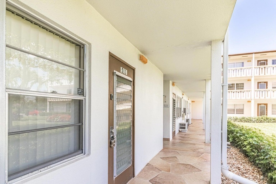 511 Mansfield M, Unit M in Boca Raton, FL - Building Photo