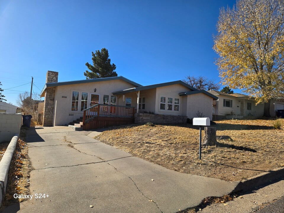 505 E 32nd St in Silver City, NM - Building Photo