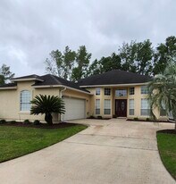 3774 Bedford Dr in Middleburg, FL - Building Photo