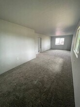 3690 S Santiam Hwy in Lebanon, OR - Building Photo - Building Photo