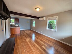 16005 27th Ave NE in Shoreline, WA - Building Photo - Building Photo