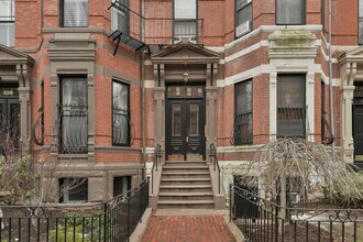 240 Marlborough St in Boston, MA - Foto de edificio - Building Photo