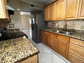 6091 W 22nd Ct in Hialeah, FL - Building Photo - Building Photo