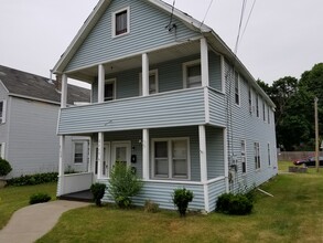 2111 Hamburg St in Schenectady, NY - Foto de edificio - Building Photo