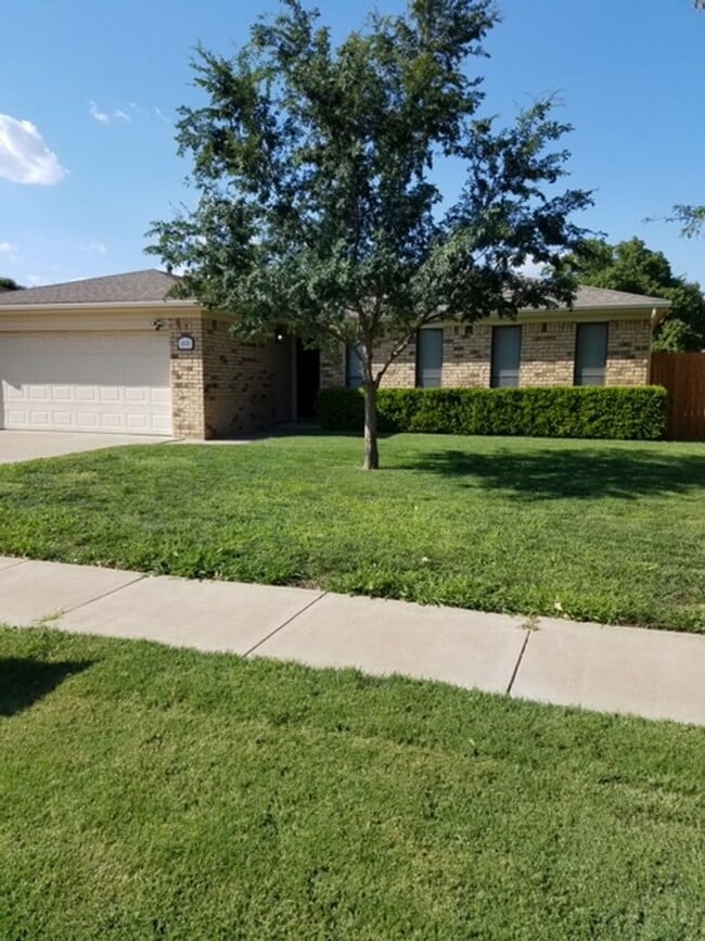 8008 Kerr Pl in Amarillo, TX - Building Photo - Building Photo