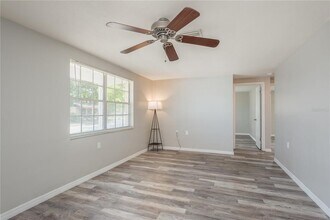 5646 Festivo Dr in Holiday, FL - Building Photo - Building Photo