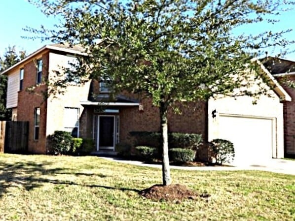 4807 Chase Court Dr in Bacliff, TX - Building Photo