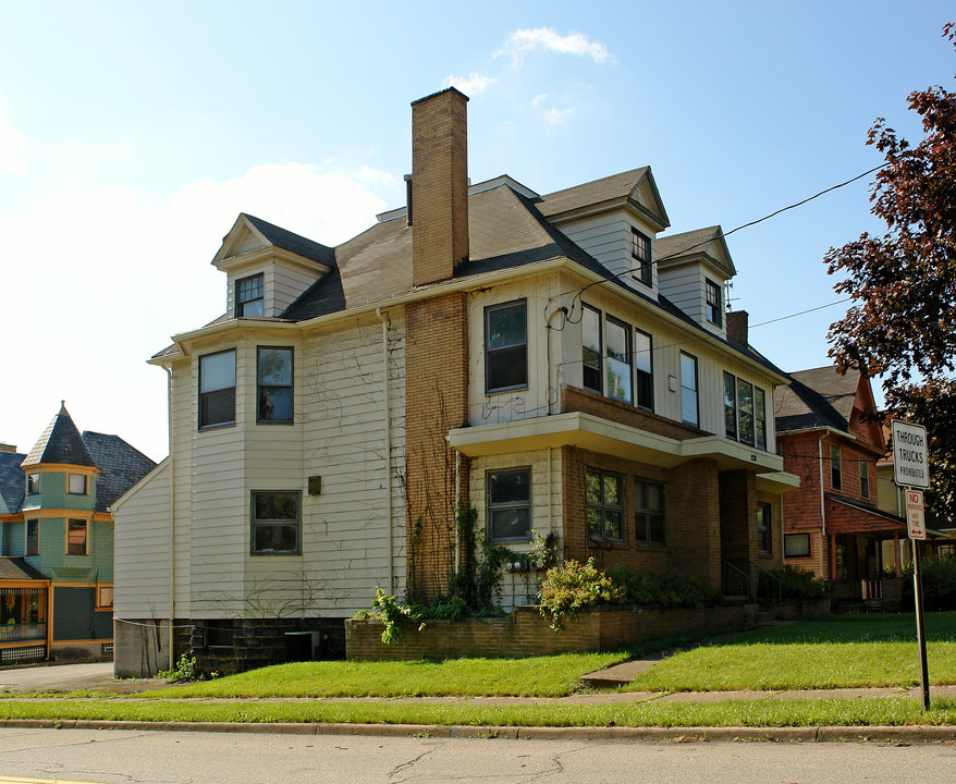 1239 Elm St in Youngstown, OH - Building Photo