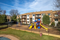 Edison Glen in Edison, NJ - Building Photo - Building Photo