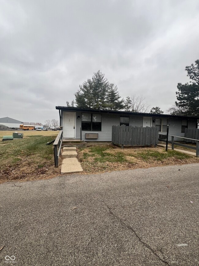 property at 2000 Indianapolis Rd