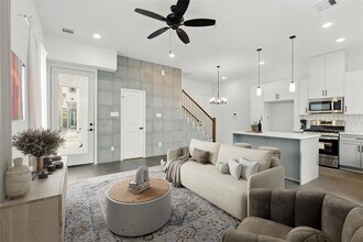 9902 Clark Rd in Houston, TX - Building Photo - Building Photo