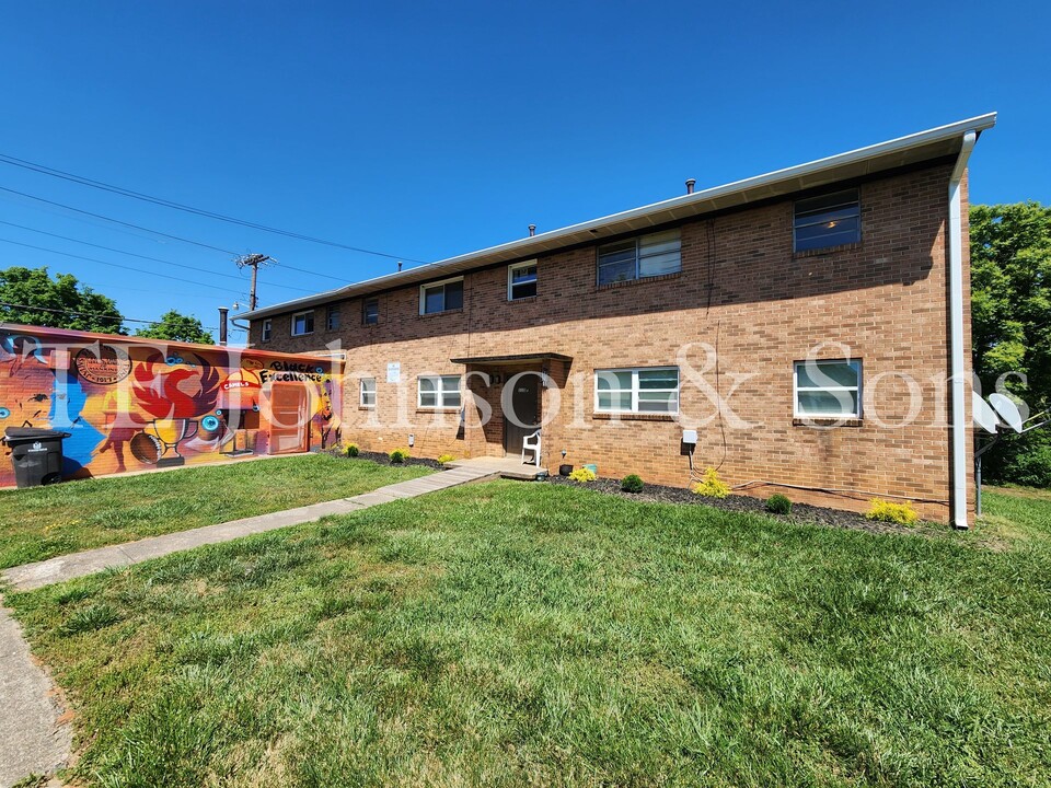 1137 N Cameron Ave in Winston-Salem, NC - Building Photo