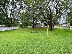 1370 W Vine St in Alliance, OH - Building Photo - Building Photo