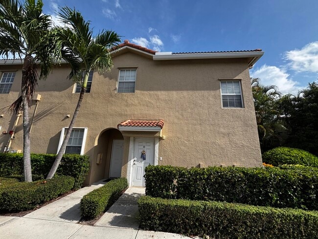 105 Lighthouse Cir