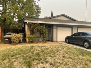 4041 Westporter Dr in Sacramento, CA - Building Photo - Building Photo