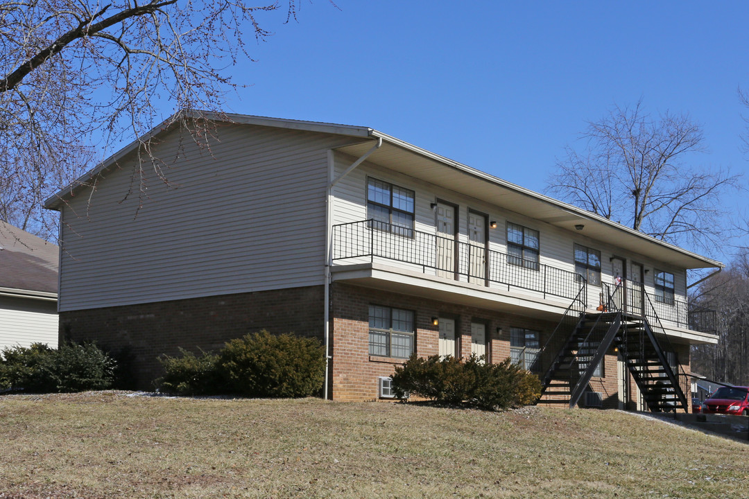 Westwood Apartments in Evansville, IN - Building Photo