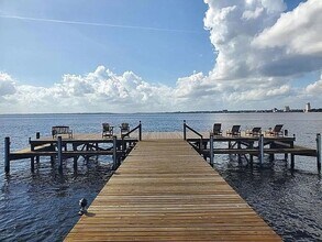 842 Cedar St in Jacksonville, FL - Foto de edificio - Building Photo