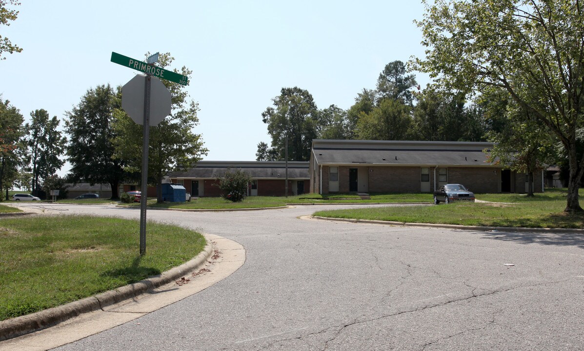 400-426 Silver St in Zebulon, NC - Building Photo