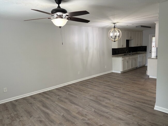 2052 Darnell Cir in Tallahassee, FL - Building Photo - Building Photo