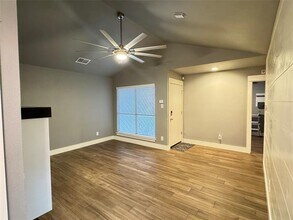 4947 Regal Bluff in Mesquite, TX - Foto de edificio - Building Photo