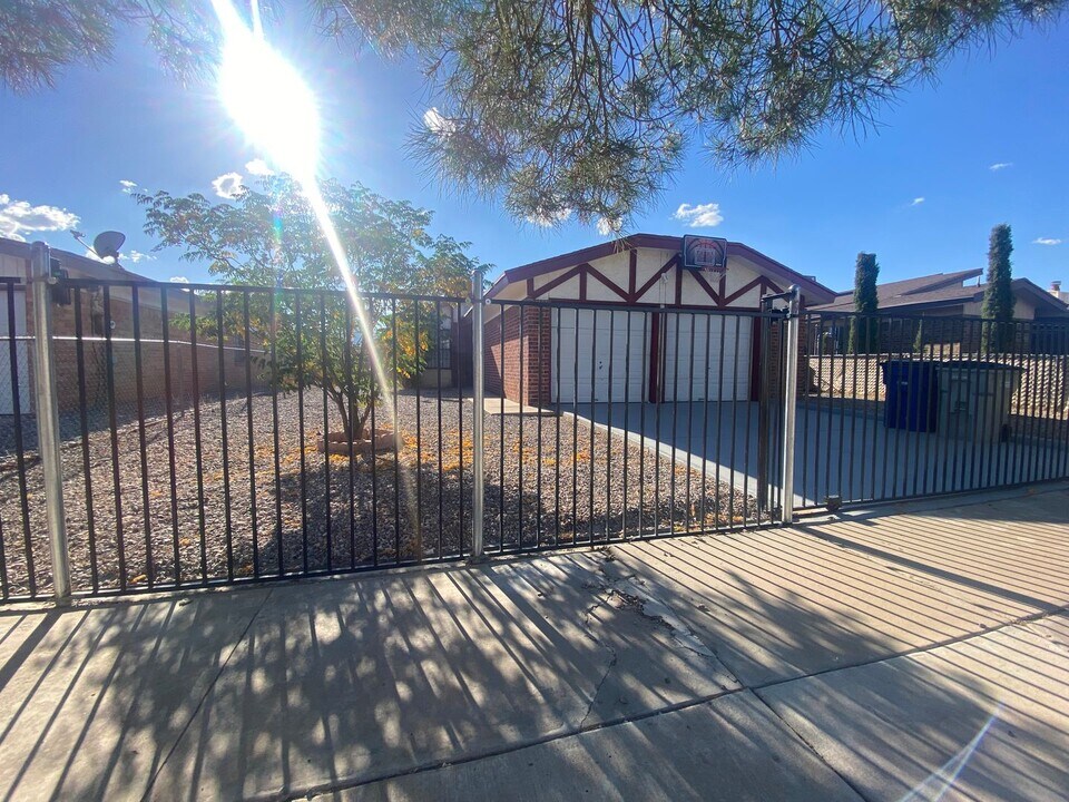 10921 Casey Stengel Pl in El Paso, TX - Building Photo