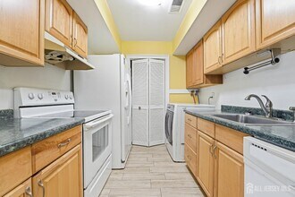 50-10 Prospect St in Metuchen, NJ - Building Photo - Building Photo