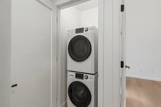 10350 Wallingford Ave N in Seattle, WA - Building Photo - Building Photo