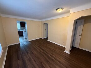 18792 Kenosha St in Harper Woods, MI - Building Photo - Building Photo