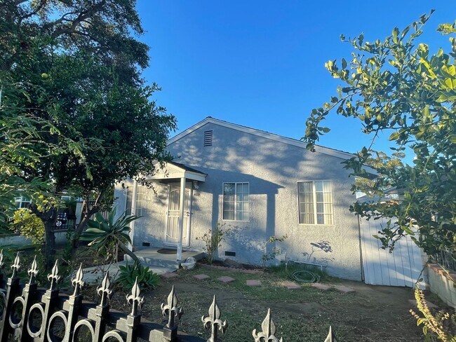 1901 E Curry St-Unit -1901 E Curry St in Long Beach, CA - Building Photo - Building Photo