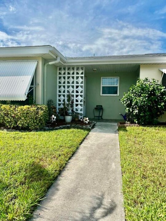 910 Savannas Point Dr in Fort Pierce, FL - Building Photo