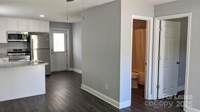 250 W McNeely Ave in Mooresville, NC - Building Photo - Building Photo