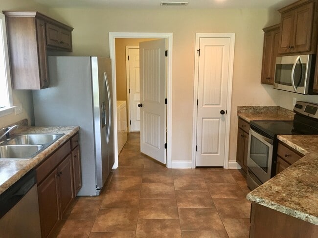 926 Tudor Ln in Mobile, AL - Building Photo - Building Photo