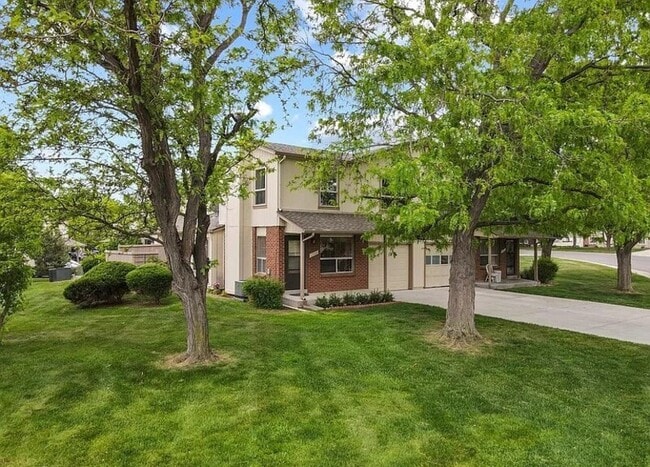 property at 1708 S Lee St