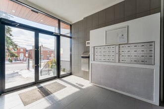 2040 EGLINTON AVE W in Toronto, ON - Building Photo - Lobby