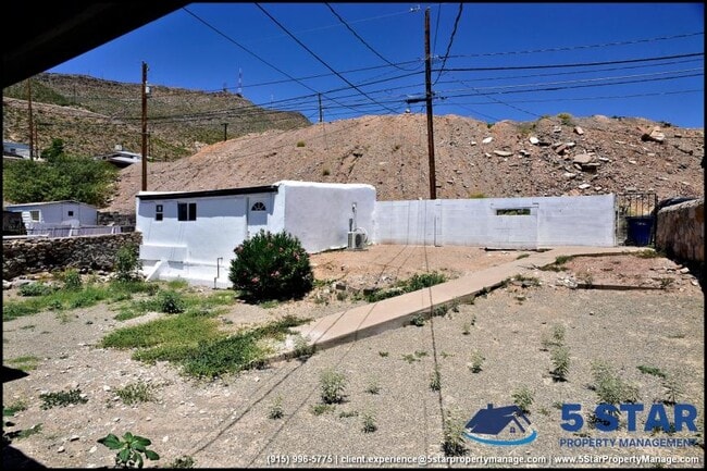 2111 Portland Ave in El Paso, TX - Building Photo - Building Photo
