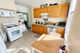 11 Ballard St, Unit 3 in Boston, MA - Building Photo - Building Photo