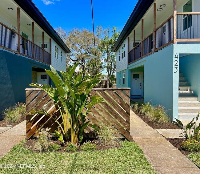 423 N 9th St in Jacksonville Beach, FL - Building Photo - Building Photo