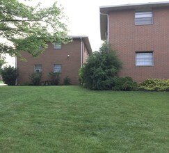 1526 Oakland Park Ave in Columbus, OH - Foto de edificio - Building Photo